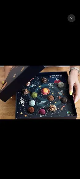 Caixa para 6 Doces Astronauta Sistema Solar