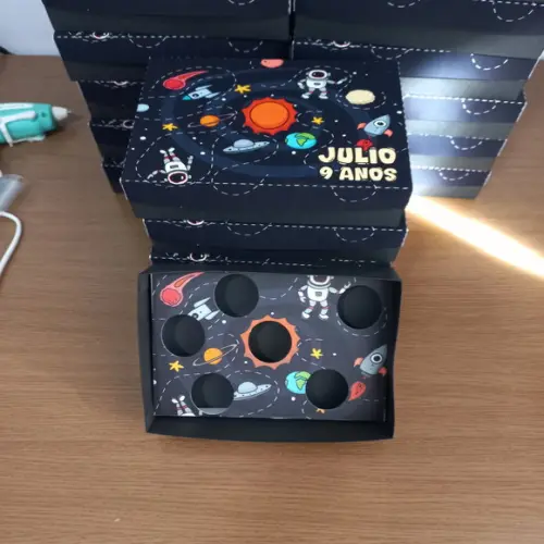 Caixa para 6 Doces Astronauta Sistema Solar