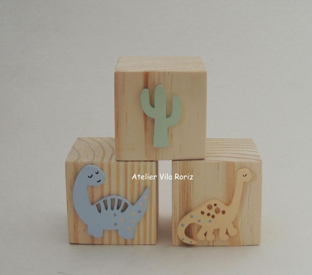 Adorno Trio Cubos Pinus Dinossauros