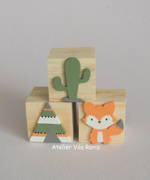 Adorno Trio Cubos Pinus Safári 5x5cm Modelos