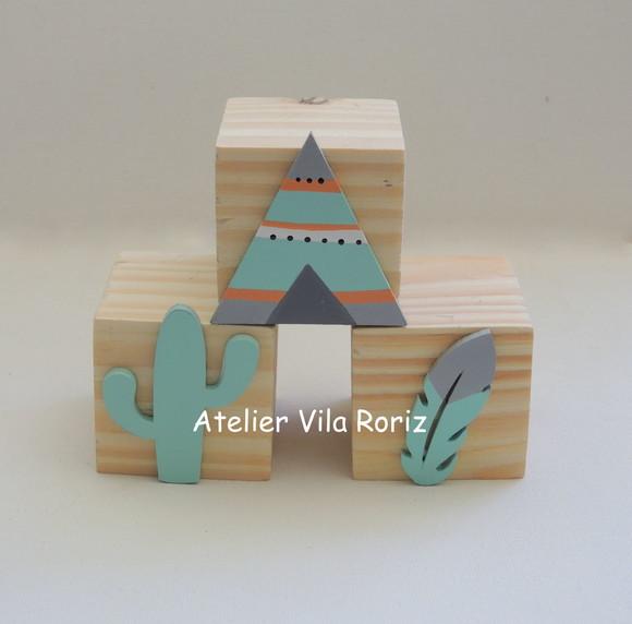 Adorno Trio Cubos Pinus Safári 5x5cm Modelos
