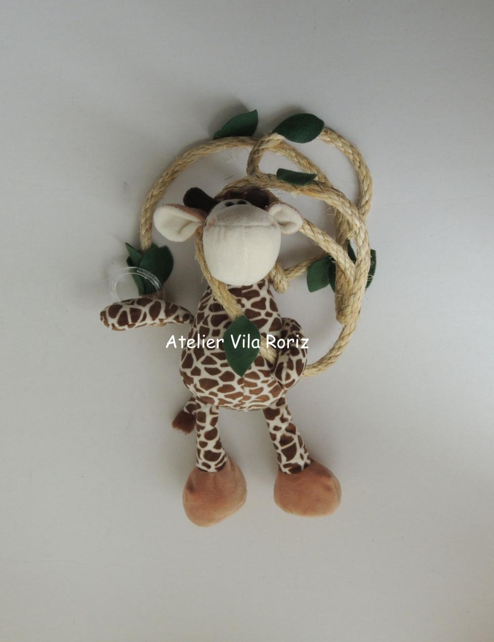 Girafa Pelúcia na Corda para Cortina