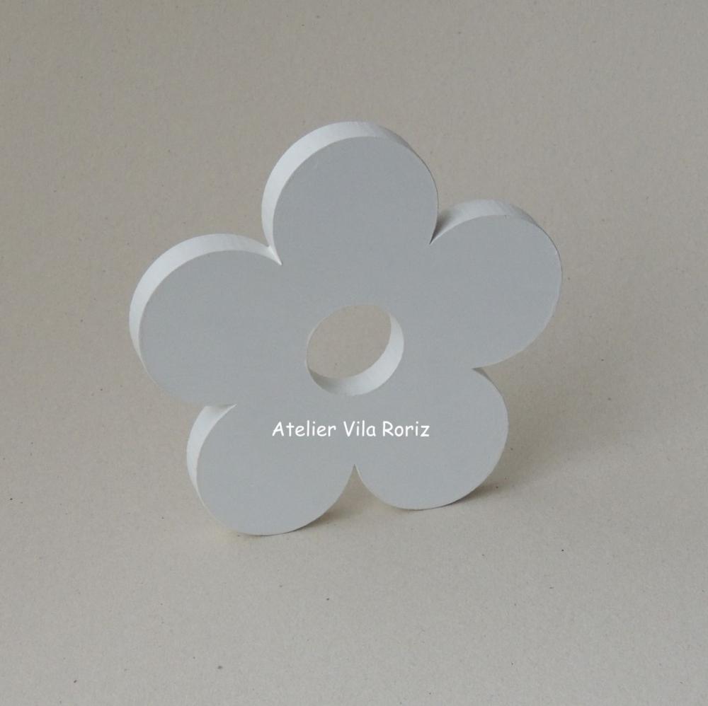 Adorno Madeira Flor Miolo Vazado Branca