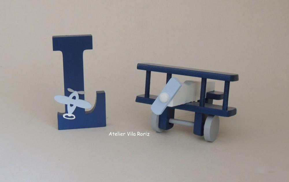Kit Adornos: Avião 3d e Letra Inicial 15 cm Marinho