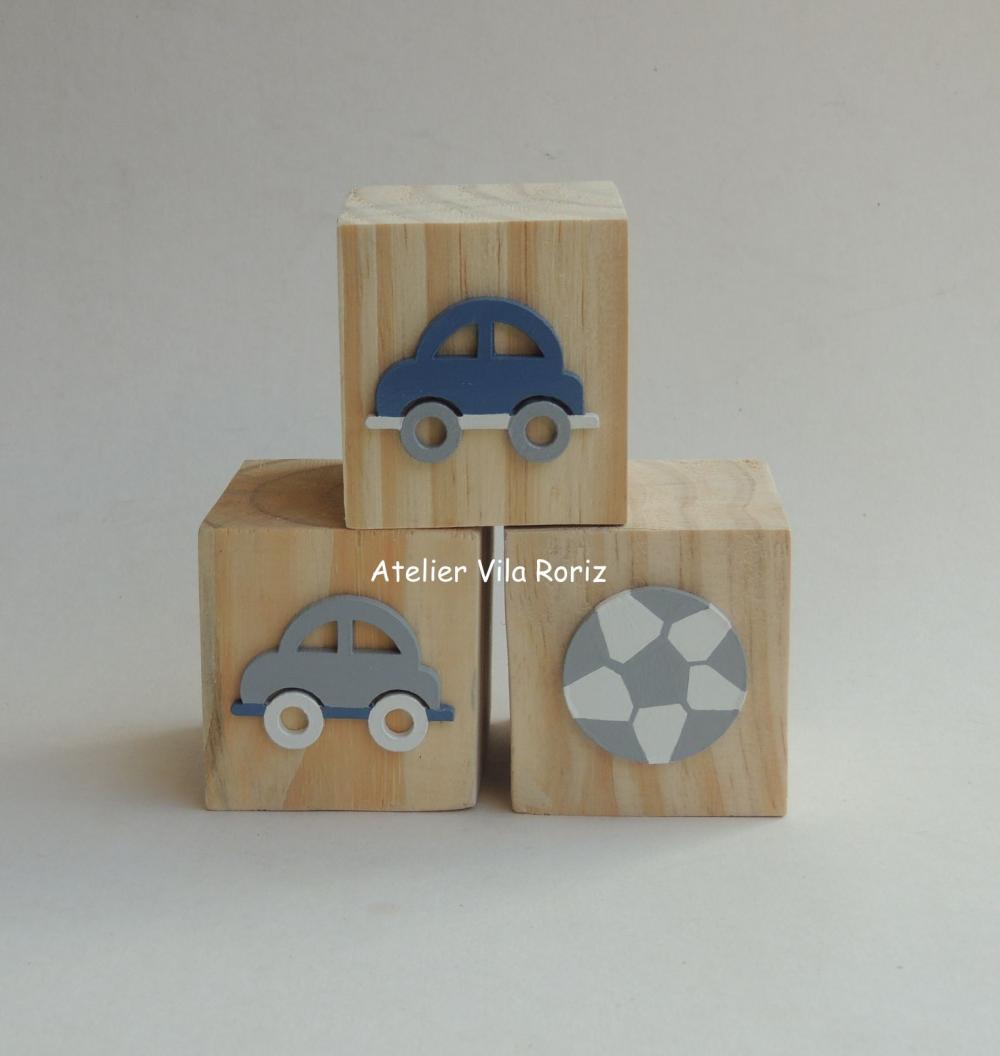 Adorno Trio Cubos Pinus Carrinhos e Bola