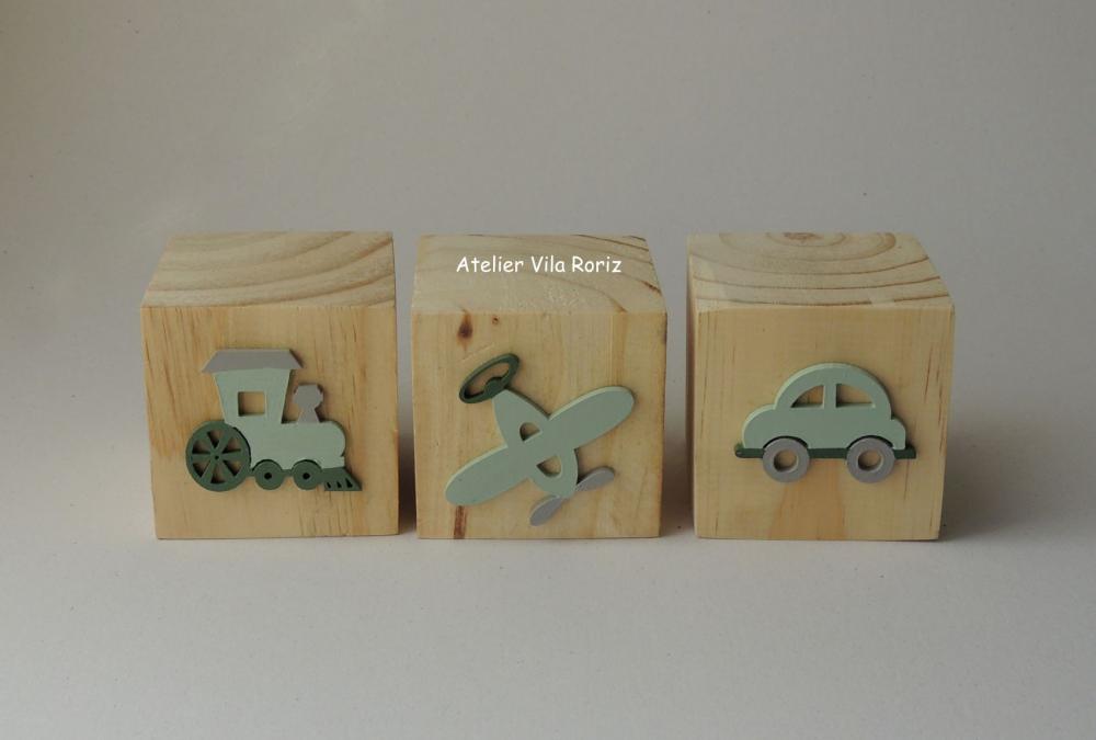 Kit Adornos: Caminhão Bombeiro e Trio Cubos Pinus