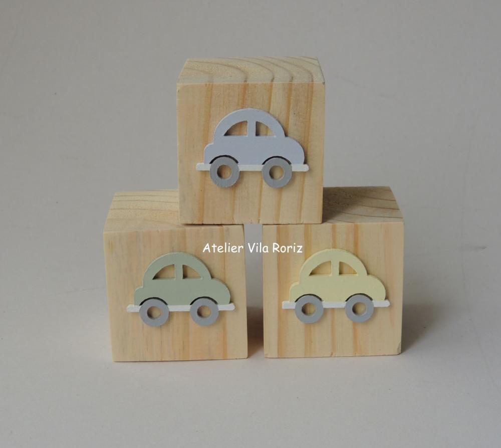 Adorno Trio Cubos Pinus Carrinhos