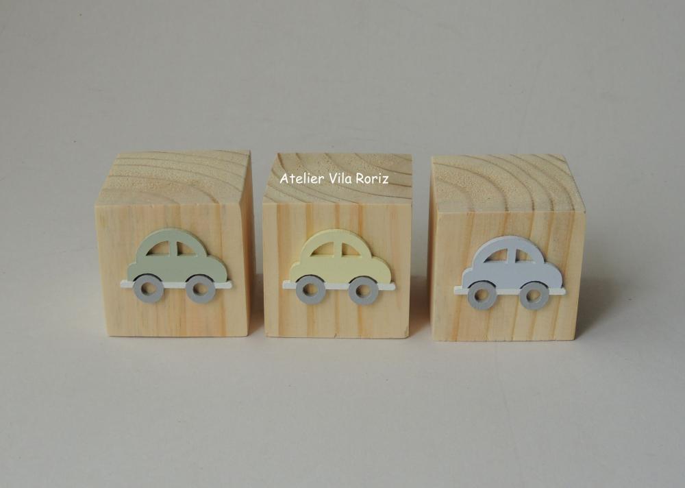Adorno Trio Cubos Pinus Carrinhos