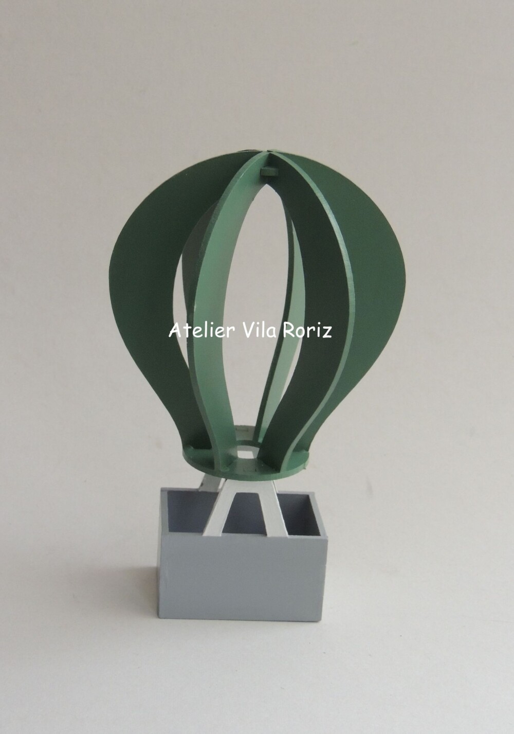 Kit Adornos: Balão 3d, Nuvem Arcos e Letra 15 cm Tons de Verde e