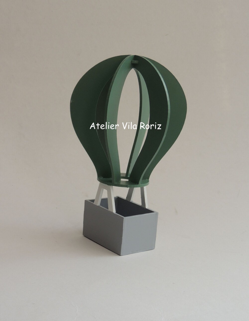 Kit Adornos: Balão 3d, Nuvem Arcos e Letra 15 cm Tons de Verde e
