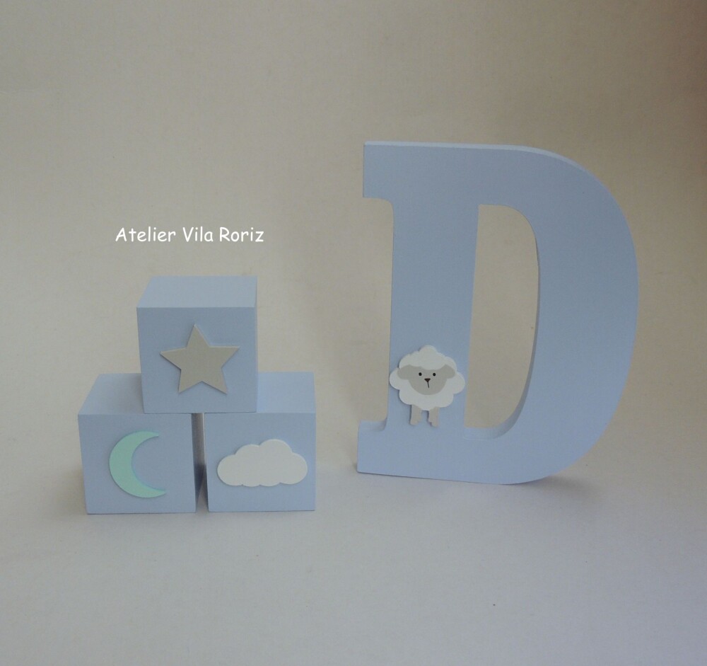 Kit Adornos: Letra 20 cm e Trio Cubos Ovelha