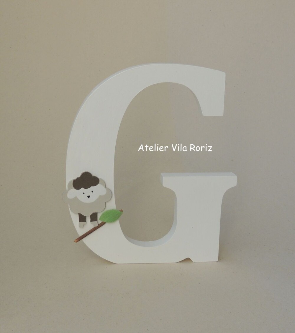 Adorno Letra Madeira 20 cm Ovelha