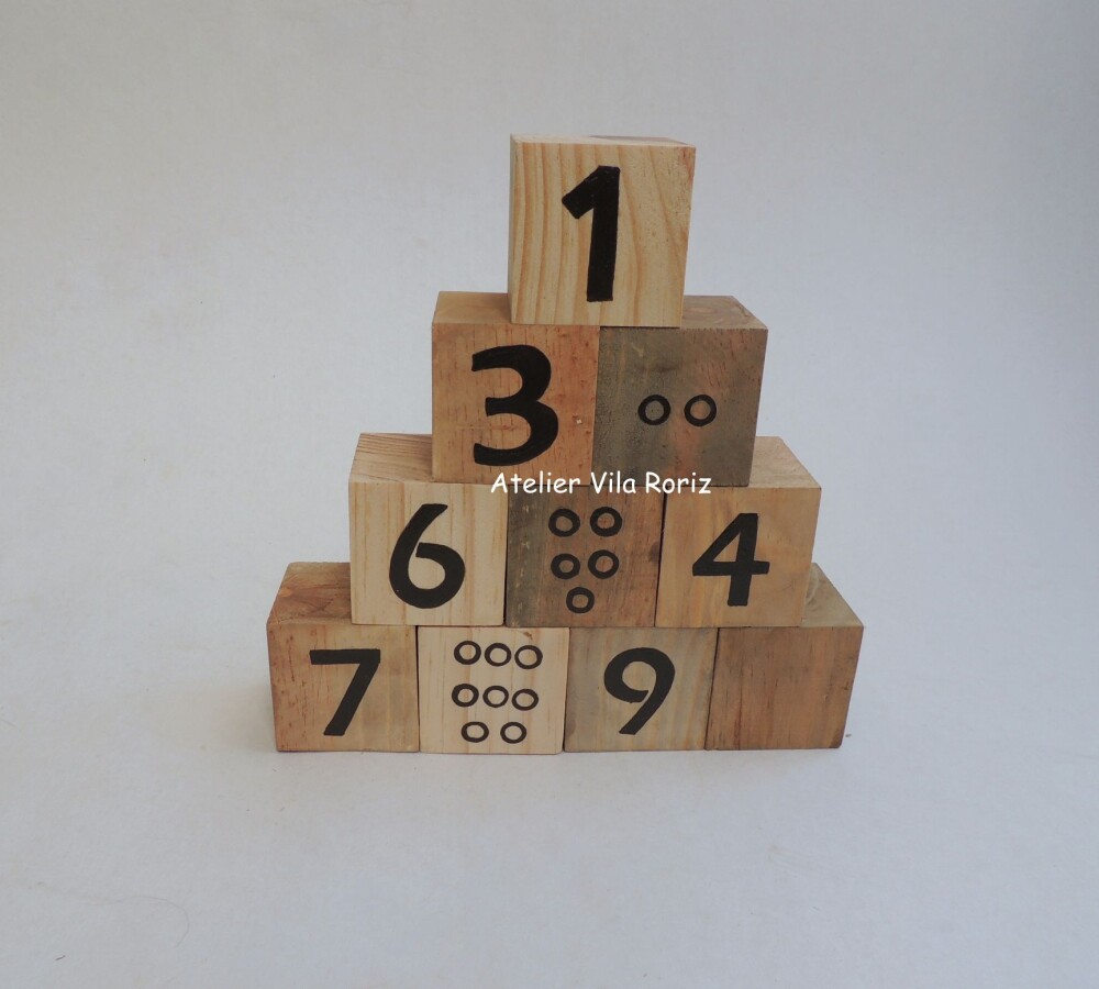 Adorno Kit 10 Cubos Pinus Números