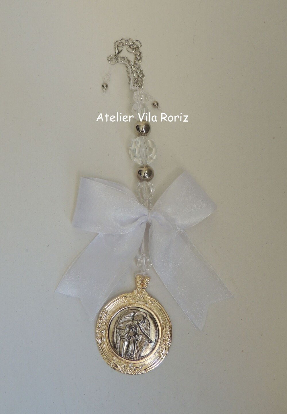 Medalhão de Berço Redondo Anjo da Guarda Dourada e Níquel