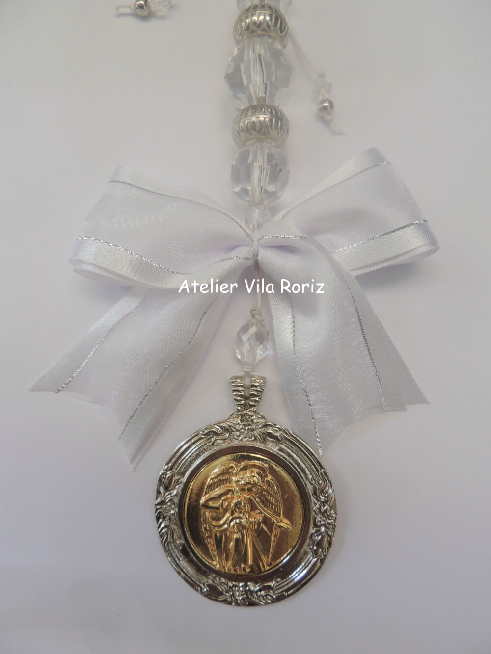 Medalhão de Berço Redondo Anjo da Guarda Dourada e Níquel