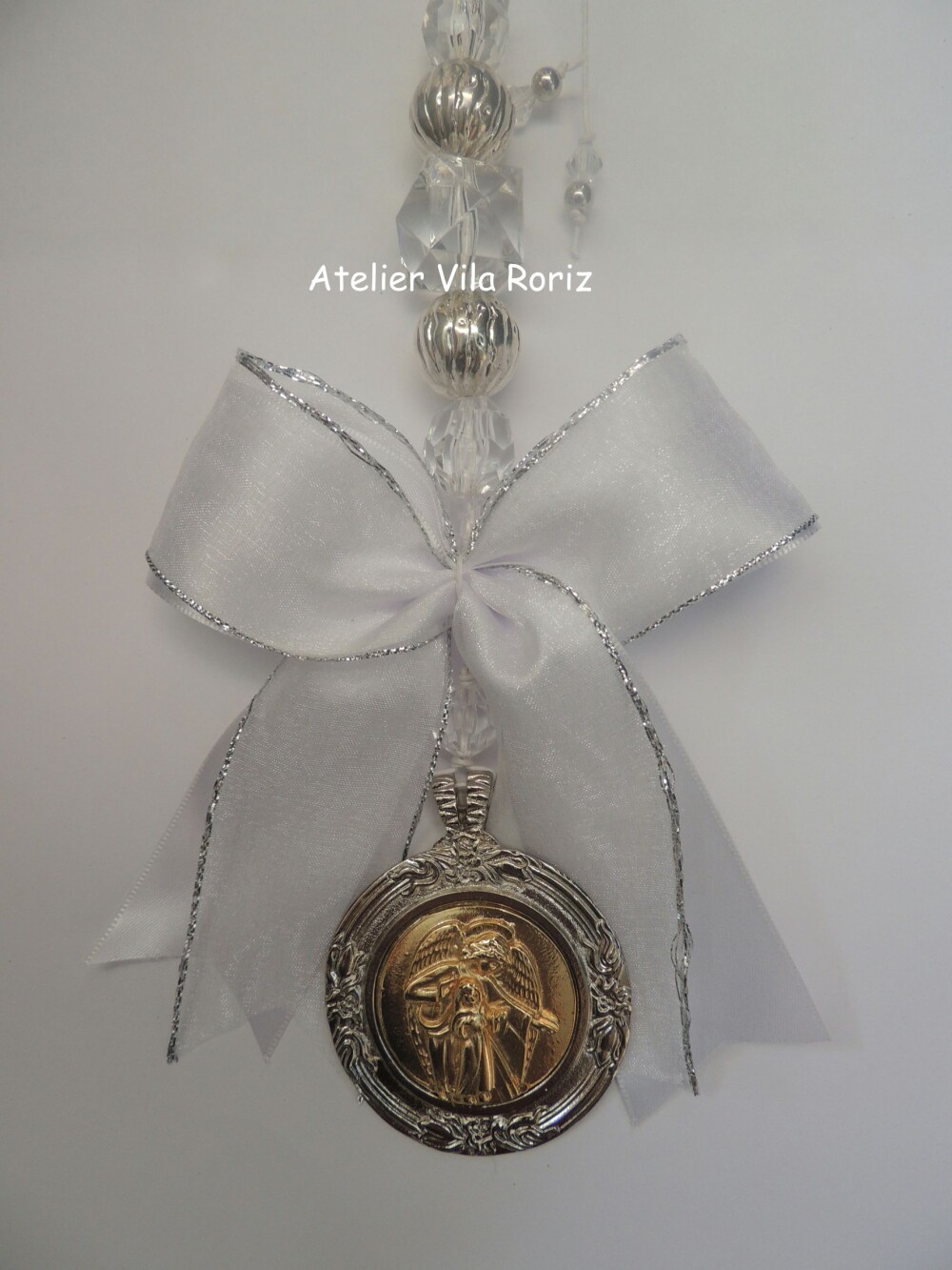 Medalhão de Berço Redondo Anjo da Guarda Dourada e Níquel
