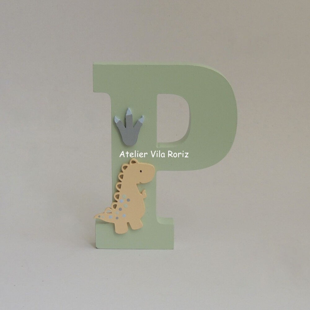 Adorno Madeira Letra Inicial 15 cm Dinossauro Verde