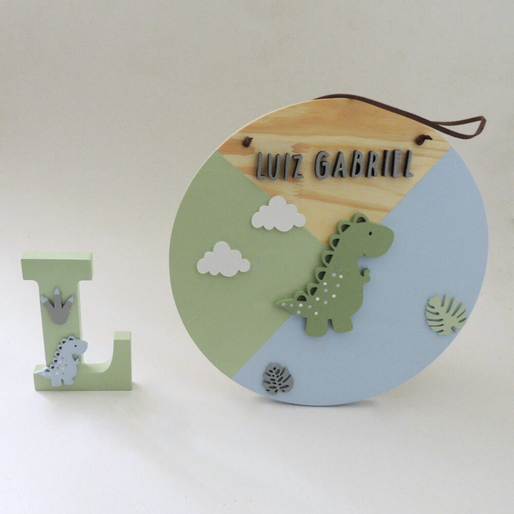 Kit Porta Maternidade Placa Dinossauro e Letra 15cm
