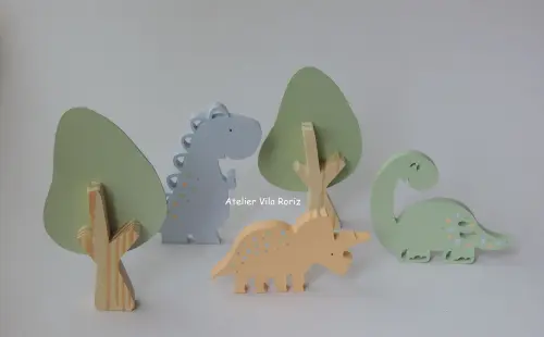 Kit Adornos Madeira Dinossauros e Árvores