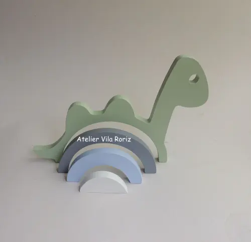Adorno Madeira Dinossauro Arcos Modelo B Tons de Verde
