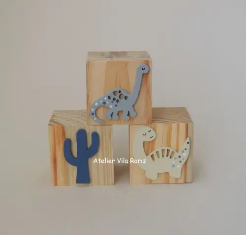 Adorno Trio Cubos Pinus Dinossauros