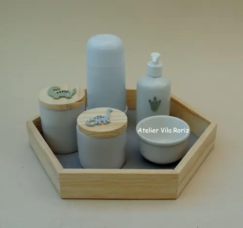 Kit Higiene Bandeja Sextavada Pinus Dinossauros 5 peças A