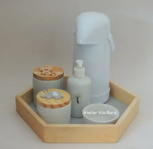 Kit Higiene Bandeja Sextavada Pinus Safári 5 peças