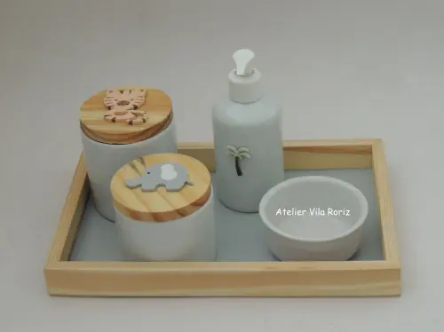Kit Higiene Bandeja Pinus P Safári 4 Peças