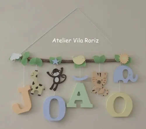 Porta Maternidade Galho Safári 4 Letras