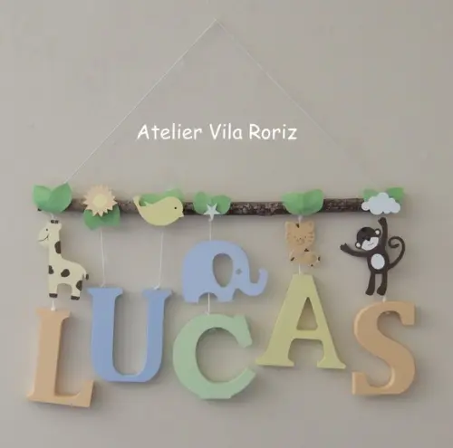 Porta Maternidade Galho Safári 5 Letras