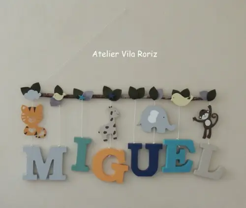 Porta Maternidade Galho Safári 6 Letras