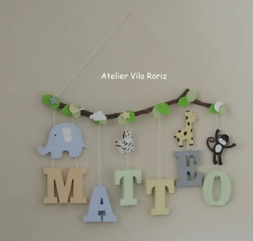 Porta Maternidade Galho Safári 6 Letras