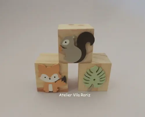 Adorno Trio Cubos Pinus Safári 5x5cm Modelos