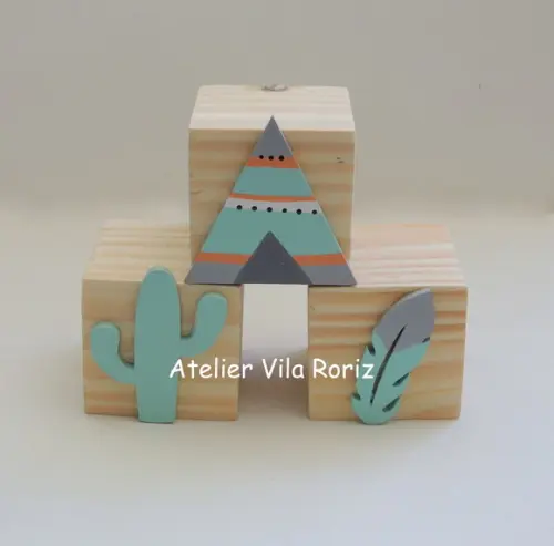 Adorno Trio Cubos Pinus Safári 5x5cm Modelos