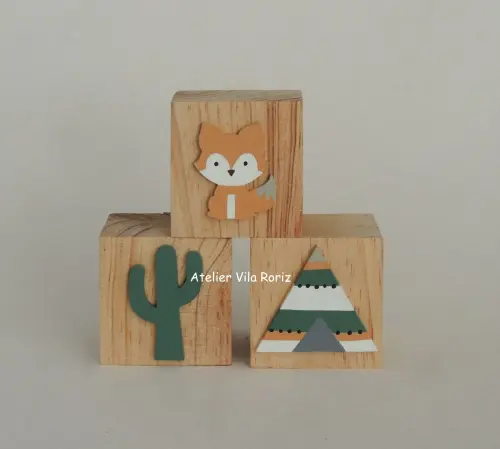 Adorno Trio Cubos Pinus Safári 5x5cm Modelos