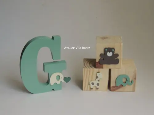 Kit Adorno Letra Inicial 15 cm e Trio de Cubos Elefante