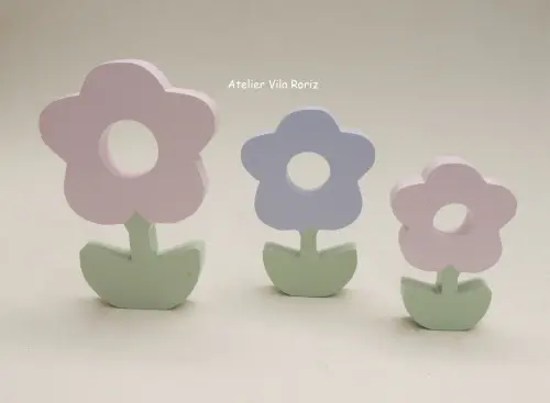 Adorno Madeira Trio Flores Miolo Vazado