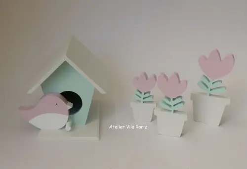 Kit Adornos: Trio Vasinhos Tulipas e Casinha de Passarinho A