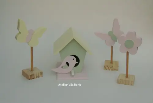 Kit Adornos: Casa passarinho, 2 Borboletas Haste e 1 Flor Haste P