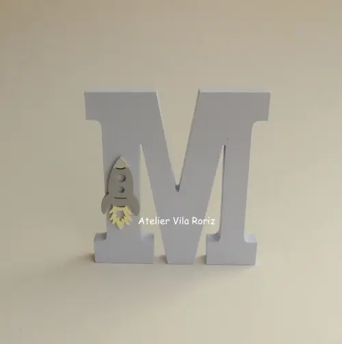 Adorno Letra Madeira 15 cm Espaço