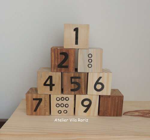 Adorno Kit 10 Cubos Pinus Números