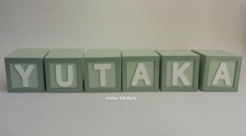 Adorno Cubos com Moldura 10 x 10 cm Letras (Valor Unitário)