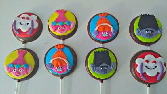 Pirulito de chocolate Trolls
