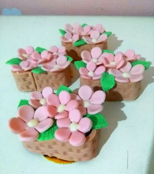 Pão de mel de cesta de flores