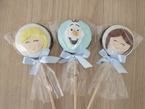 50 Unidades Pirulito de Chocolate Frozen