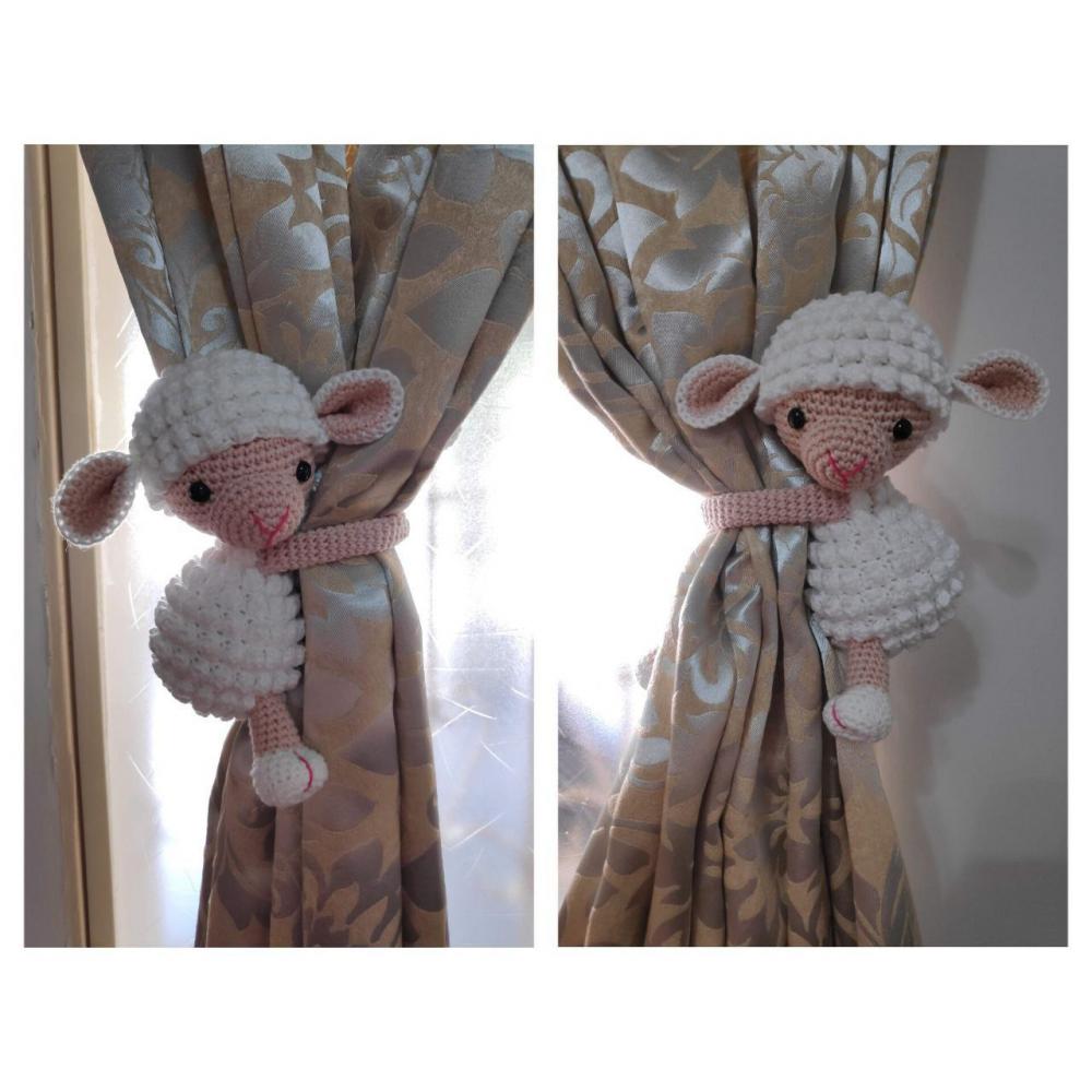 Kit Ovelha Abraça Cortina Amigurumi