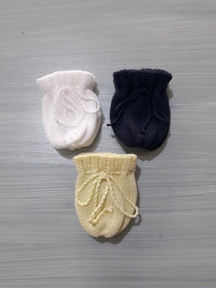Combo com 3 Pares de Luvas para Bebê em Tricô