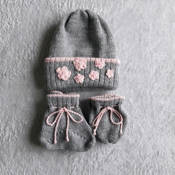 Combo com Tres Kits de Touca Meias Luvas para Bebê Rn