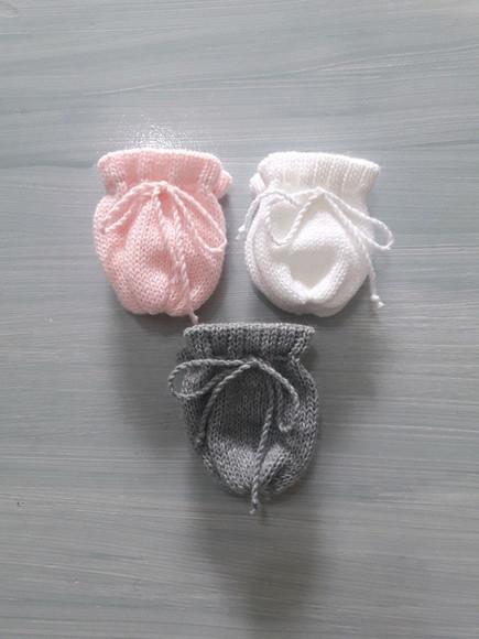 Combo com Três Pares de Luvas para Bebê em Tricô de Lã Rn