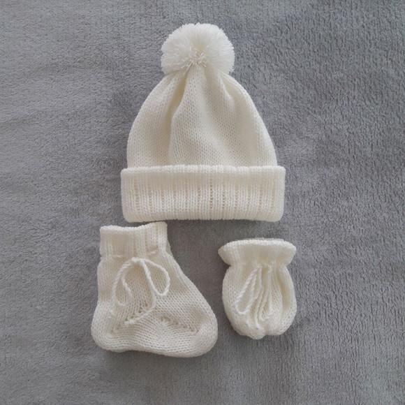 Combo Dois Kits Toucas com Pompom Meias e Luvas para Bebê